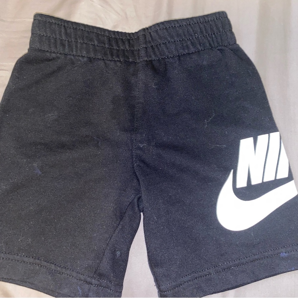 Nike Black Athletic Shorts Relaxed Fit
